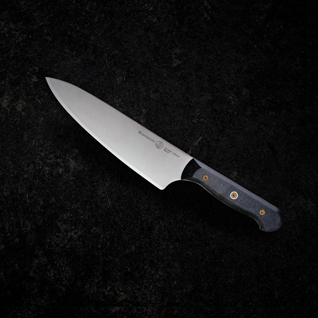 https://www.messermeister-europe.com/resize/1_2570013184068.jpg/0/1100/True/messermeister-custom-8-inch-chef-s-knife.jpg